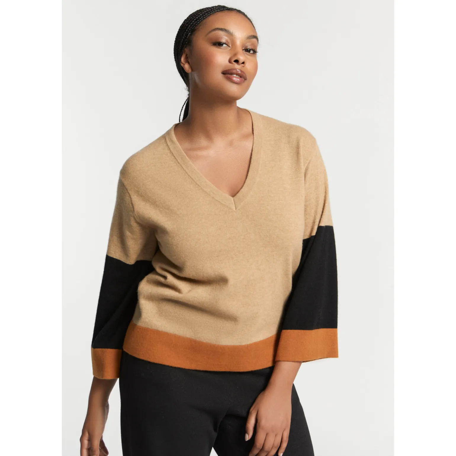 Colorblock pull met V-hals