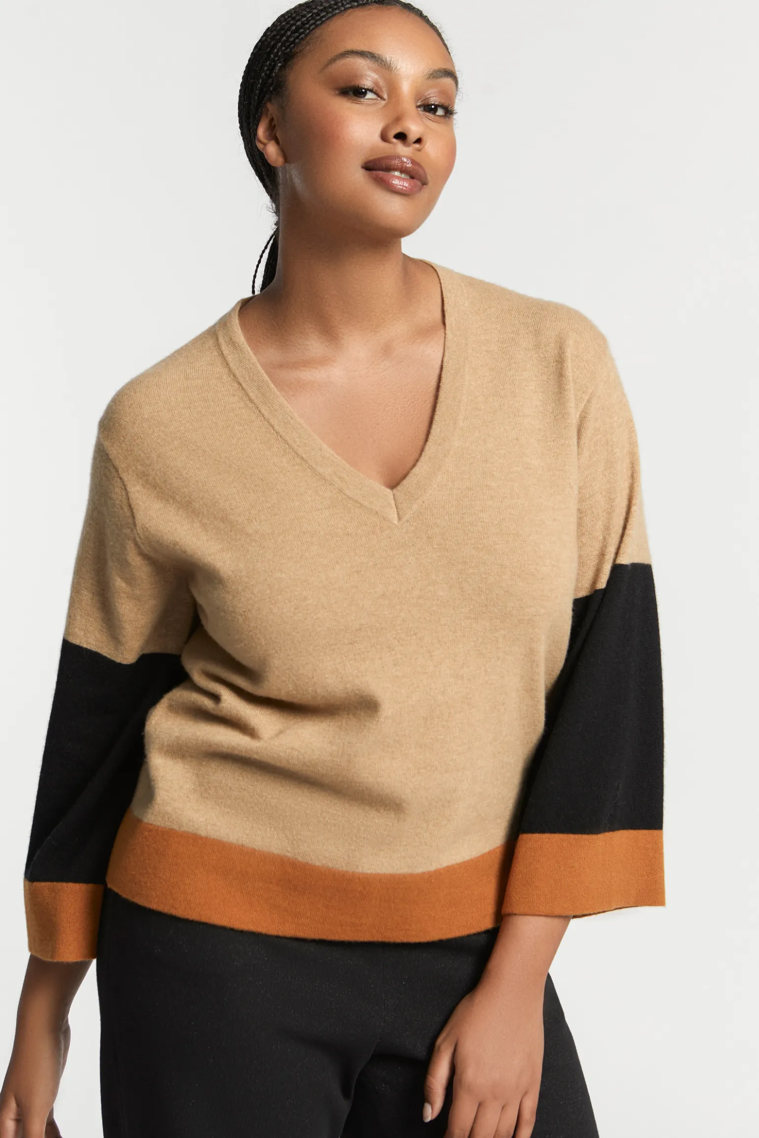 Colorblock pull met V-hals
