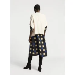 Drop shoulder gilet