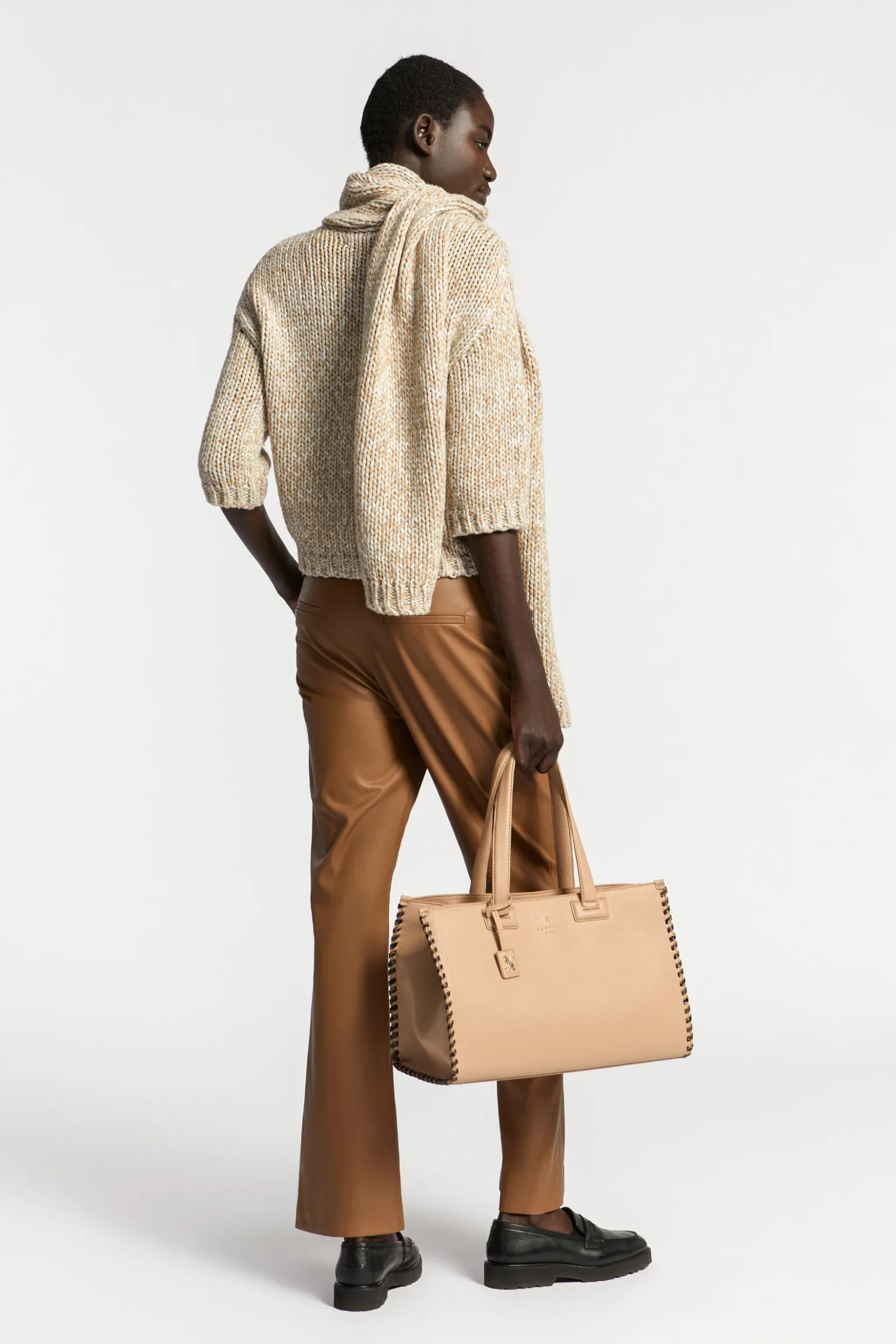 Grofgebreide pull met gouddraad
