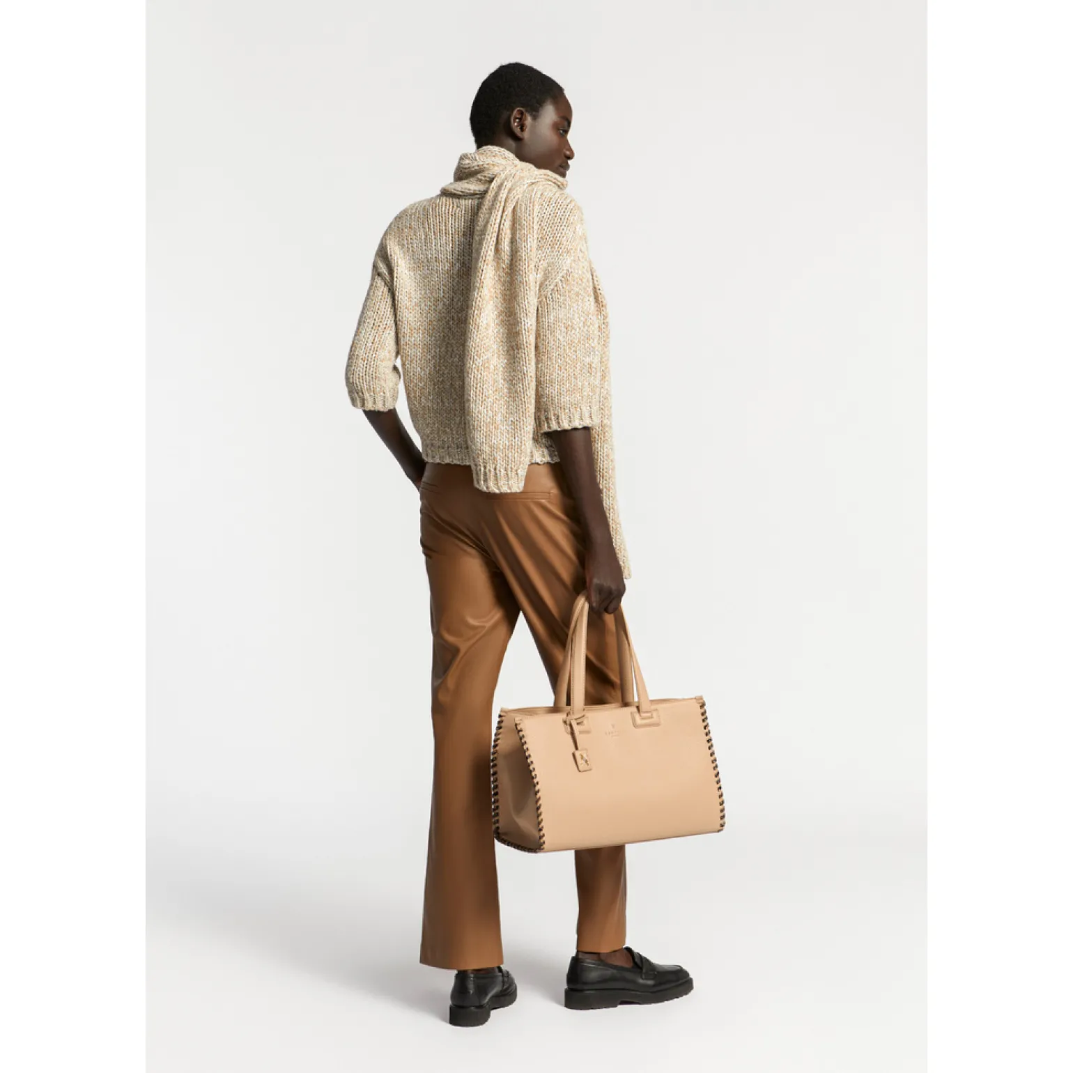 Grofgebreide pull met gouddraad