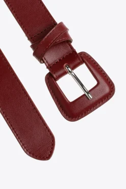 Lederen riem met afgeronde gesp