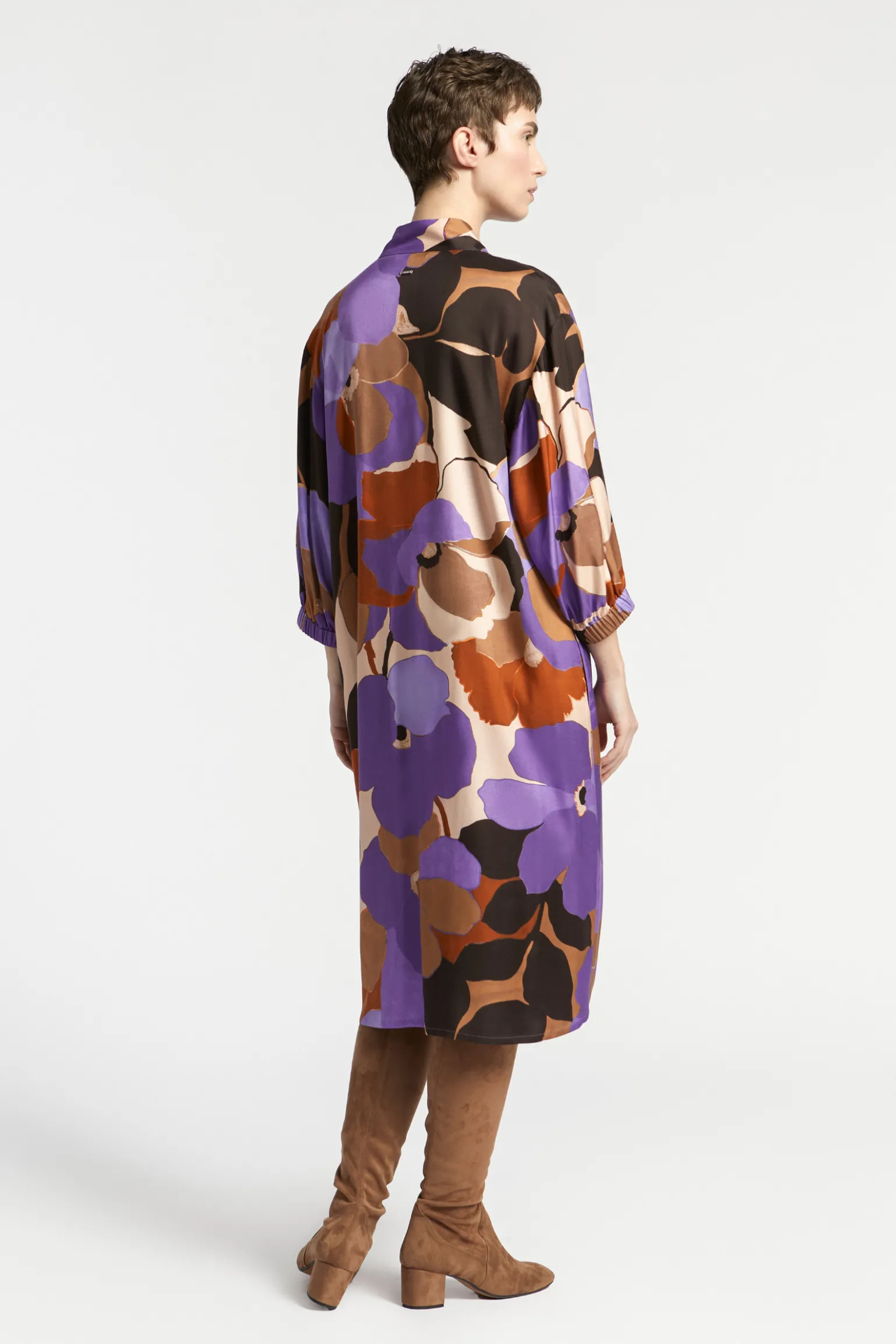 Middellange jurk met bloemenprint