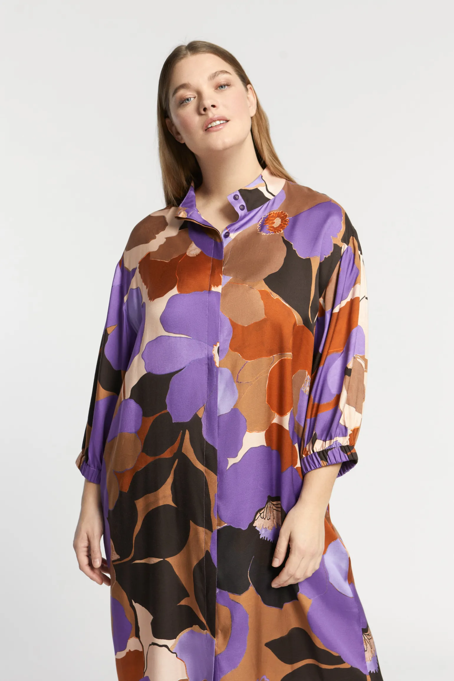 Middellange jurk met bloemenprint