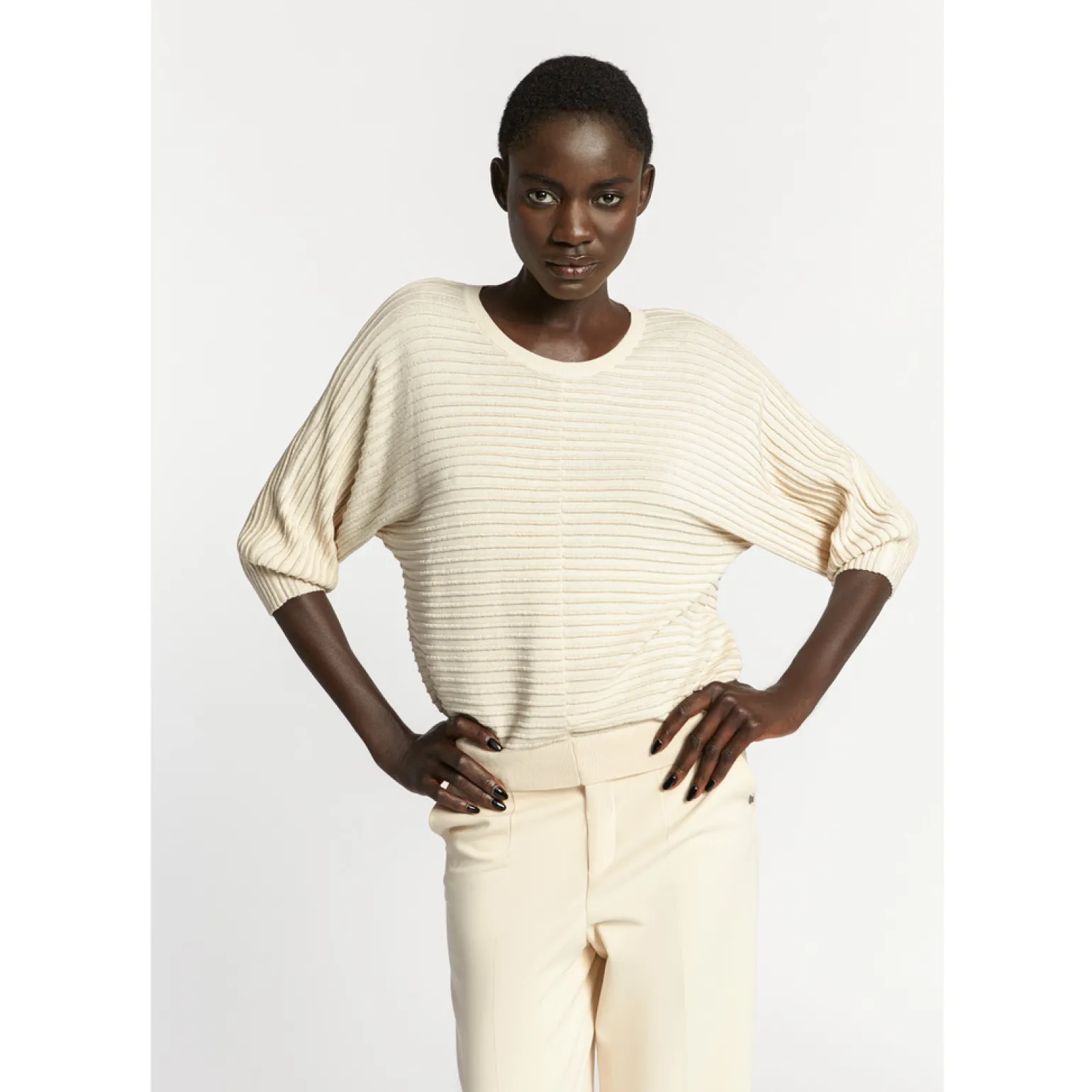 Pull met lurex en fantasiesteek