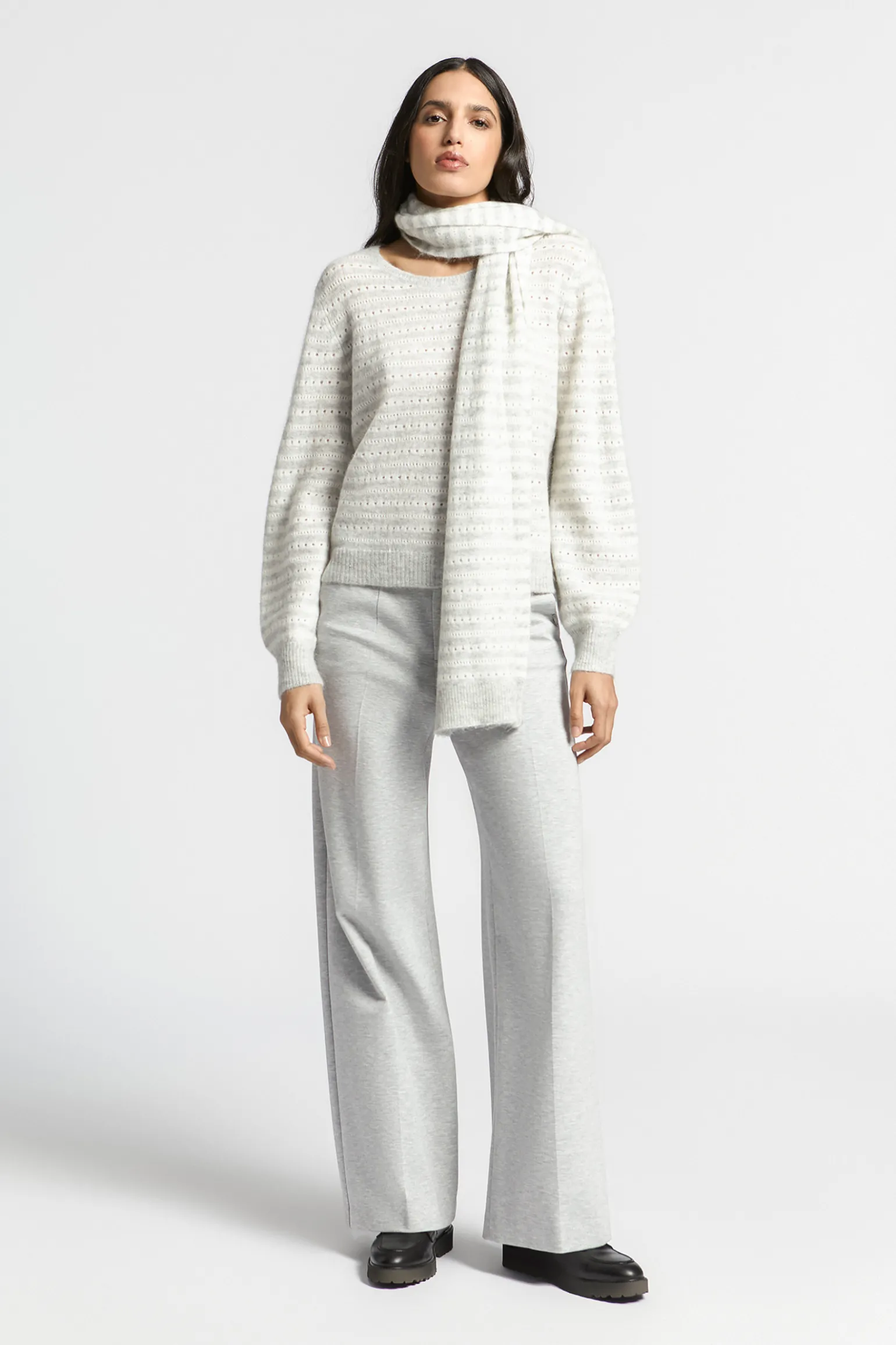 Pull met subtiele pailletten