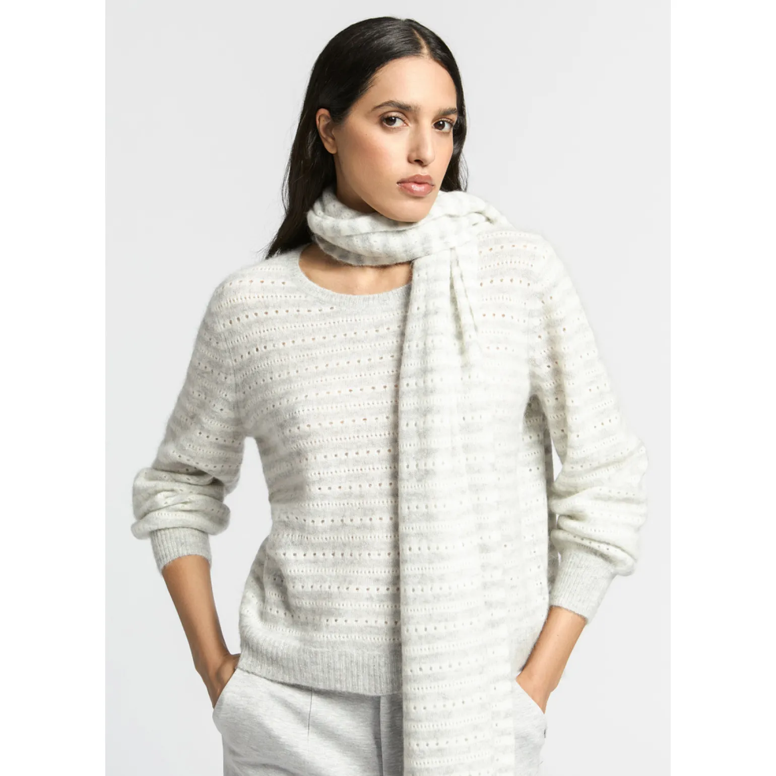 Pull met subtiele pailletten
