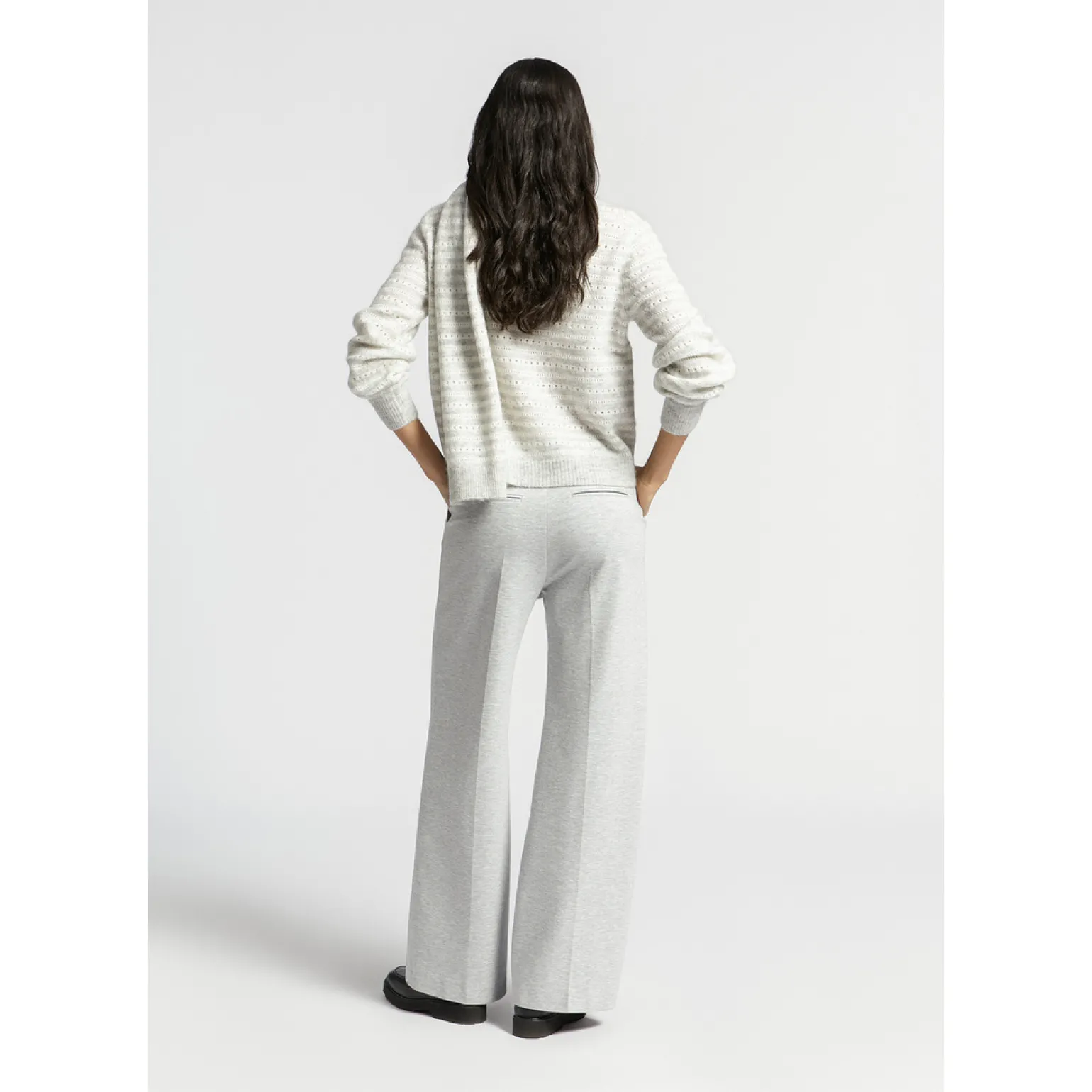 Pull met subtiele pailletten