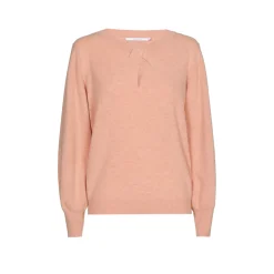 Pull met twist aan de hals