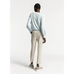 Pull met twist aan de hals
