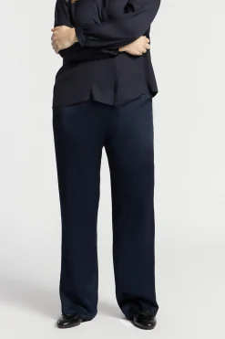 Soepele broek met rechte pijpen