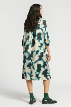 Soepelvallende midijurk
