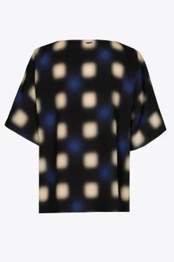 Top met blurred print