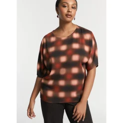 Top met blurred print