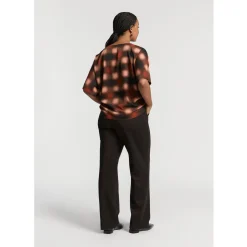 Top met blurred print