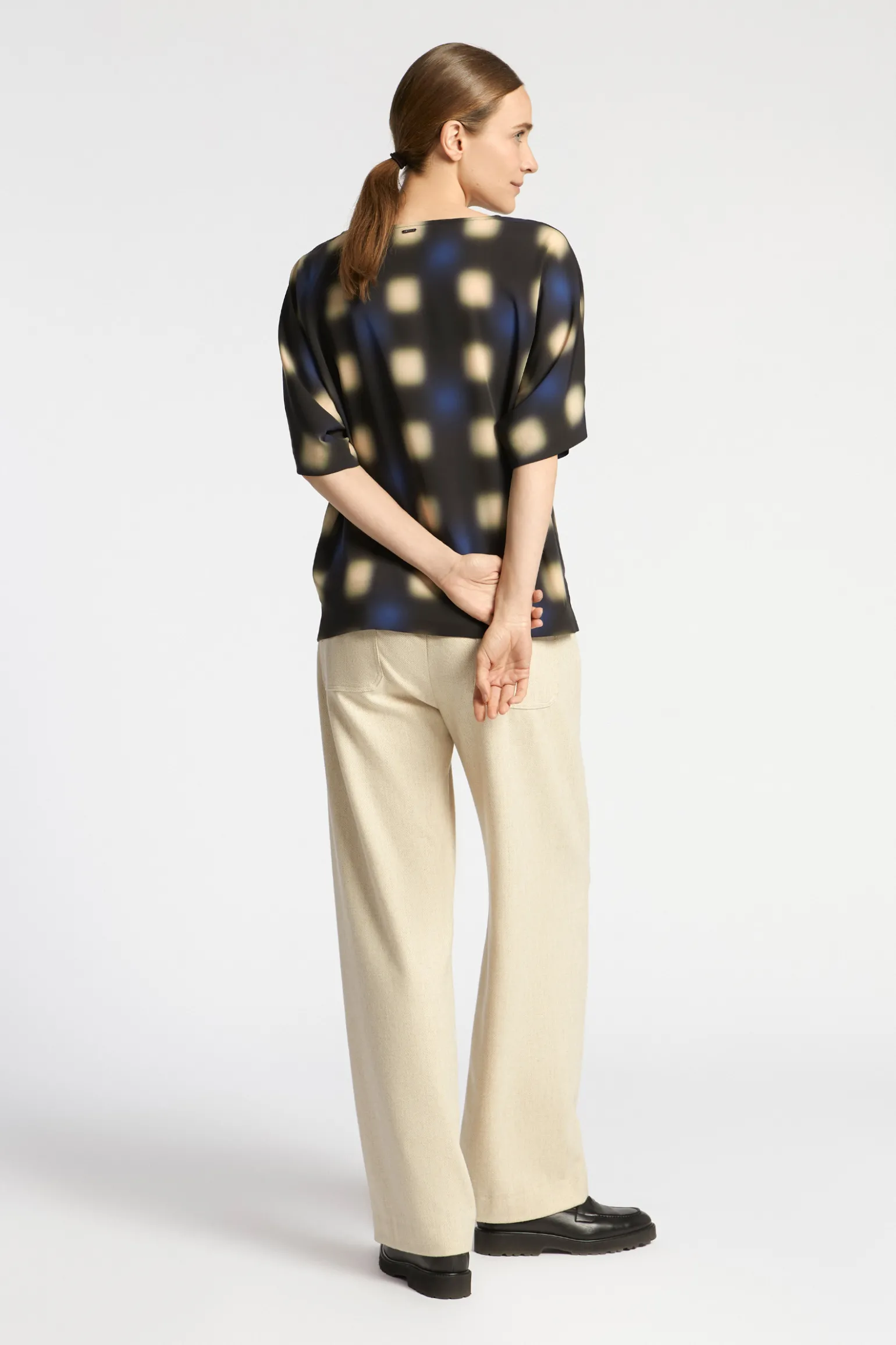 Top met blurred print