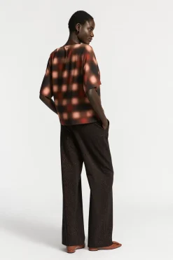 Top met blurred print