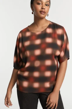 Top met blurred print