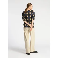 Top met blurred print