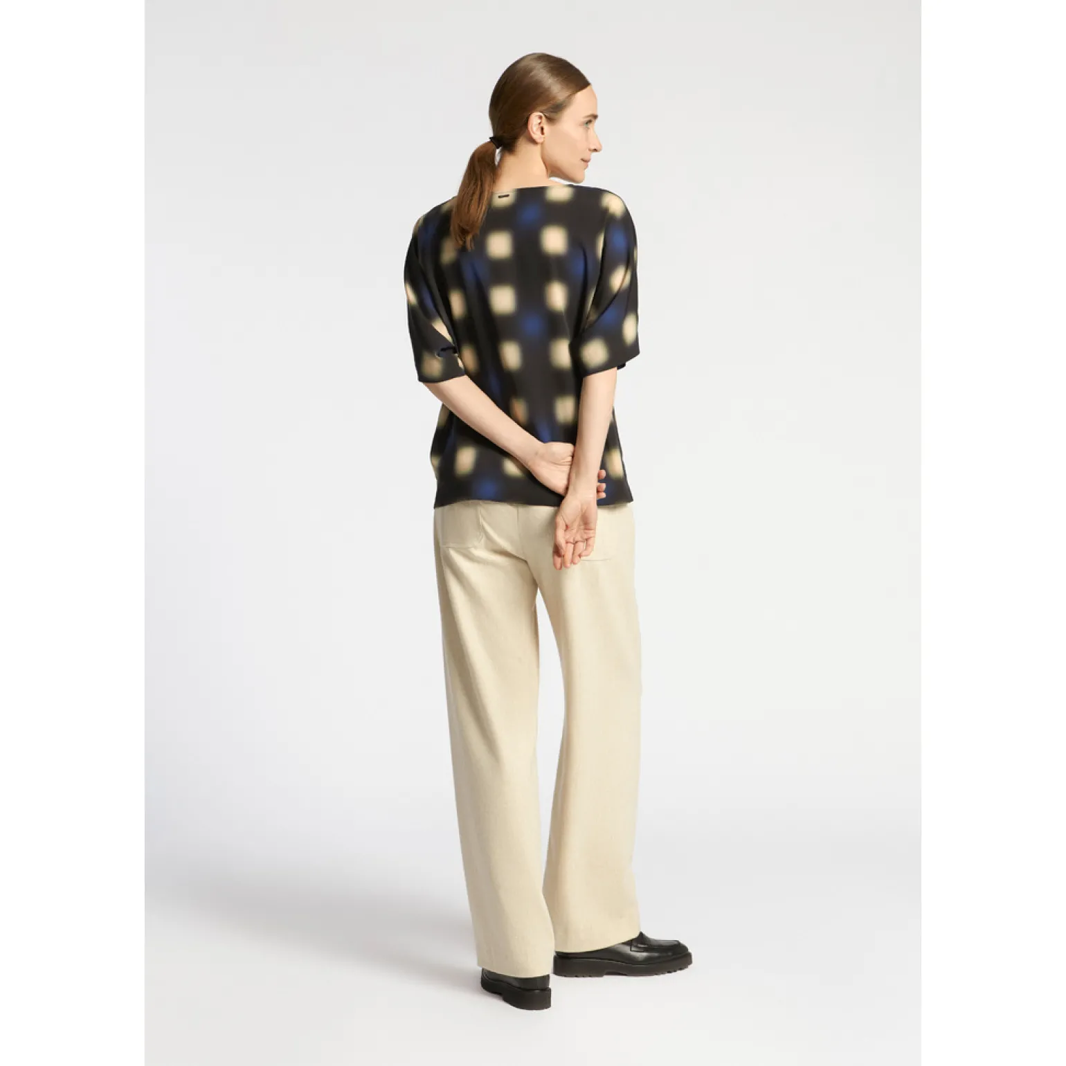 Top met blurred print