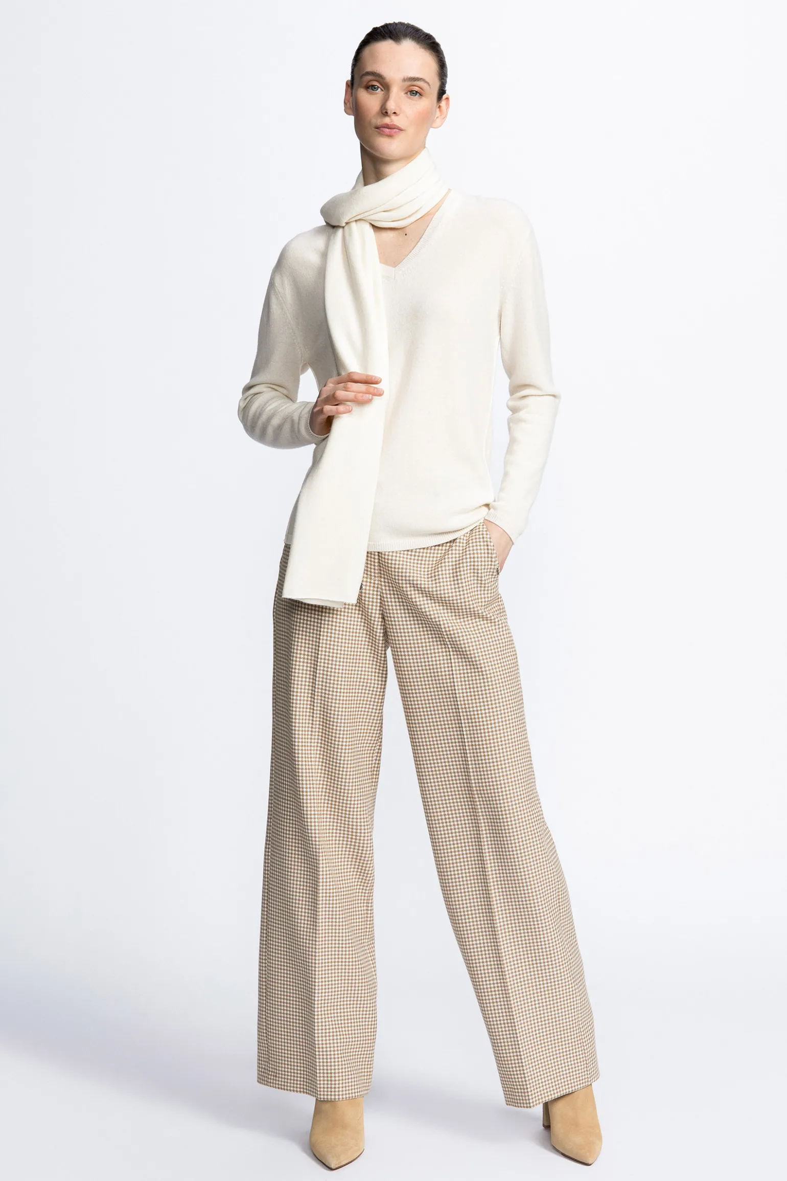 Witte cashmere trui met V-hals