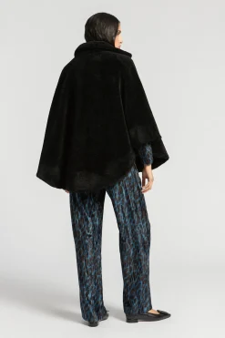 Zachte poncho in teddystof